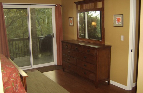 Eden Isle Condo | Beautifully updated vacation condo! Eden Isle, walking distance to Red Apple CC