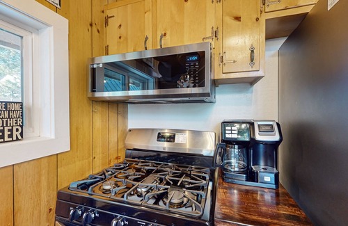 Mammoth Lakes Condo | Beautifully updated townhome with a sauna