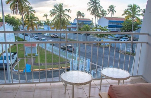 Dorado del Mar Villa | Beautifully updated 3/2 Beachfront Villa in Dorado, PR