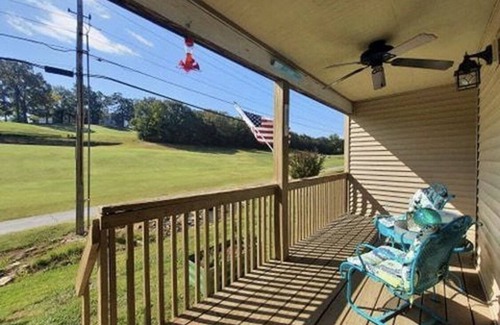 Table Rock Condo | Beautifully updated condo on Pointe Royale golf course