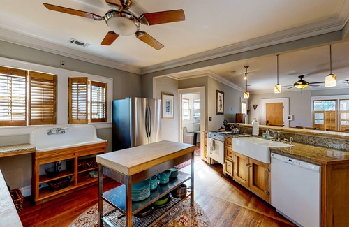 Westside House | Beautifully updated home with enclosed yard, W/D, and central AC