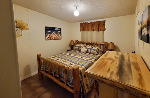 Dillon House | Beaverhead River RV Park Lodge