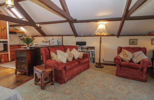 Newton Abbot Cottage | BECKAFORD COTTAGE, pet friendly, with open fire in Bovey Tracey