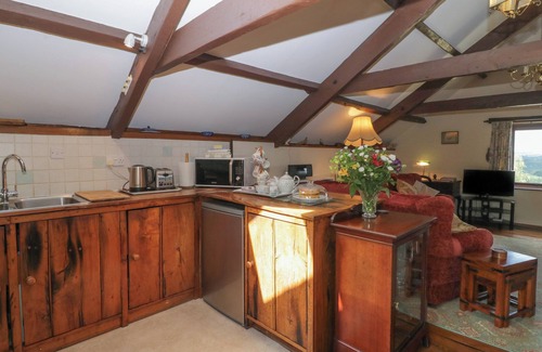 Newton Abbot Cottage | BECKAFORD COTTAGE, pet friendly, with open fire in Bovey Tracey