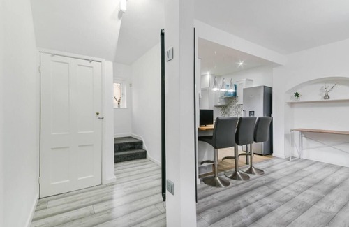Downham House | Beckenham Place - Free Parking - Self Check-in