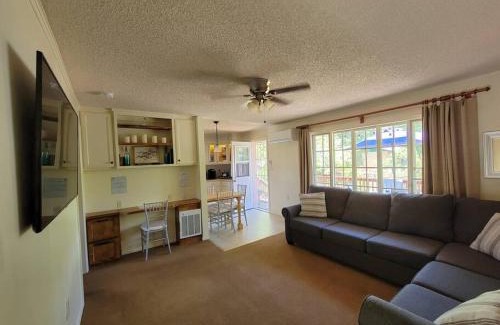 Mariposa House | Becky's Condo