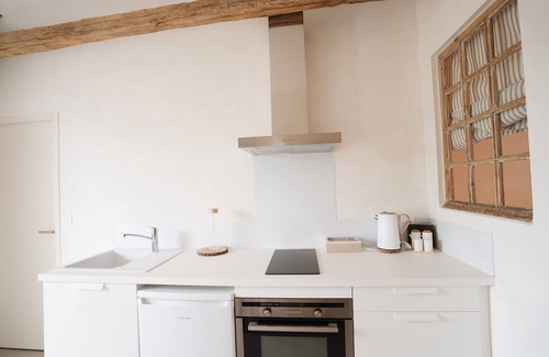 La Bastide-Clairence Bed & Breakfast | Bed and Breakfast 'Etxea' with Mountain View, Wi-Fi and Air Conditioning