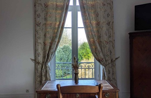 Saint-Aubin-Epinay Bed & Breakfast | Bed and breakfast - small castle in the countryside