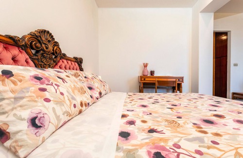 Aci Sant'Antonio Bed & Breakfast | Bed and Breakfast 'Carolea - Coratina' with Shared Pool, Wi-Fi and Air Conditioning