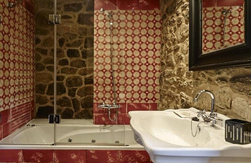 Camarinas Bed & Breakfast | Bed and Breakfast 'Alca' with Private Garden and Wi-Fi