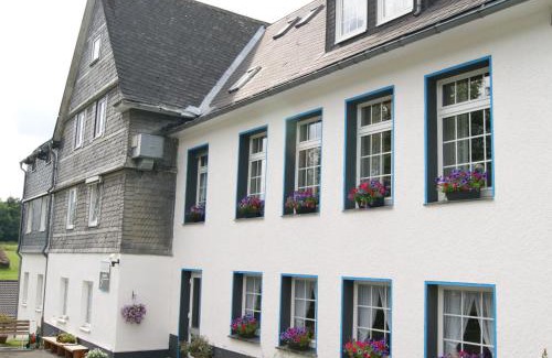 Elkeringhausen House | Bed and Breakfast Am Knittenberg