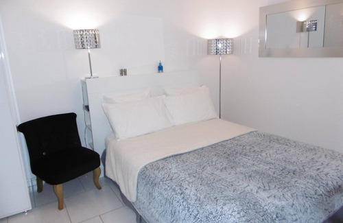 Brujas Bed & Breakfast | Bed and breakfast for 2 people Mas les Dolmens Sud Ardèche