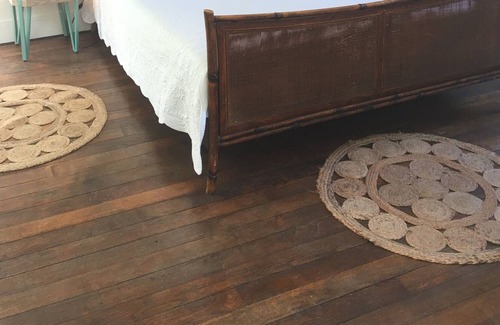 Saint-Fargeau House | bed and breakfast with swimming pool, "the suite"