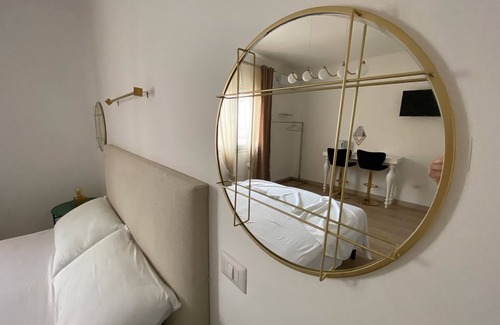 Sant'Isidoro Bed & Breakfast | Bed and Breakfast 'Isid'Oro Rooms - Camera 4' with Wi-Fi and Air Conditioning