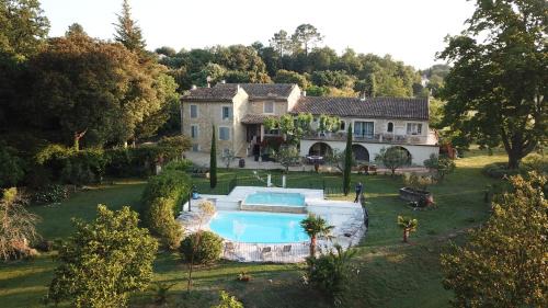 Suze-la-Rousse Bed & Breakfast | Bed and Breakfast Le Moulin De Champdurand