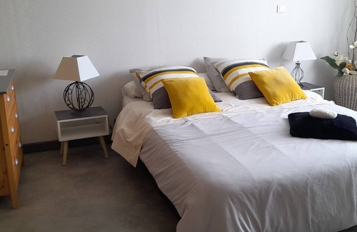 Robecourt Bed & Breakfast | Bed and breakfast on a farm close to the freeway.