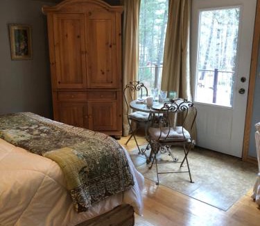 Pine City Bed & Breakfast | Bed and breakfast suite at the Wooded Retreat