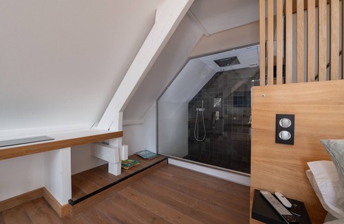 Ploeren Bed & Breakfast | Bed and Breakfast 'Suite Cathédrale - Ty Castel' with Shared Pool, Shared Garden and Wi-Fi