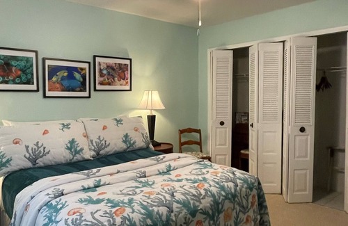 Sun 'N Lake Bed & Breakfast | Bed and Breakfast