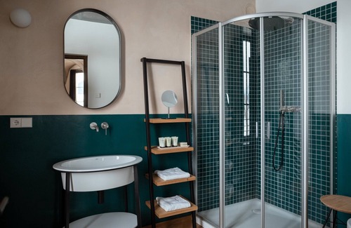 San Lorenzo di Sebato House | Bed & Breakfast 'Castel Maurn Suite Shakespeare' with View, Shared Pools & Wi-Fi