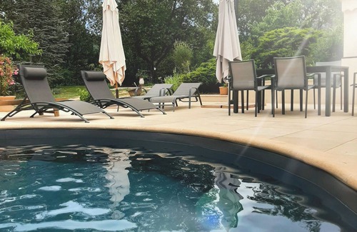 Dauphin Bed & Breakfast | Bed &breakfast in a peaceful natural setting swimming pool guaranteed relaxation