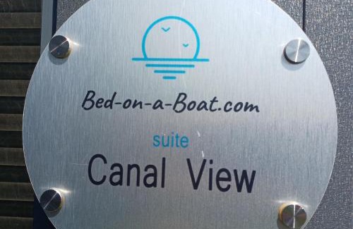 Zuideinde Boat Rental | Bed-on-a-Boat