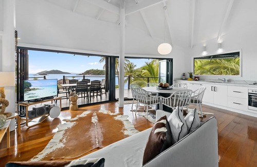 Bedarra Island House | Bedarra Island. Doorila beach: Perfect for family & friends for a beach holiday