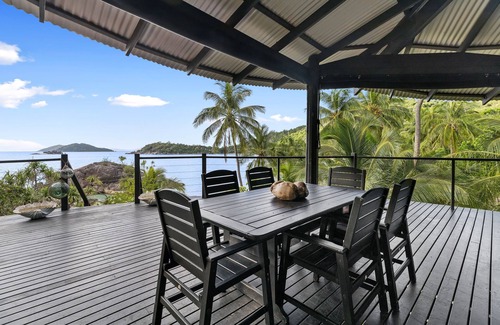 Bedarra Island House | Bedarra Island. Doorila beach: Perfect for family & friends for a beach holiday