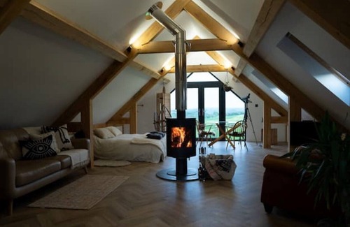 Burrington Apartment | Bedport Loft, couples escape in the beautiful Devon Countryside.