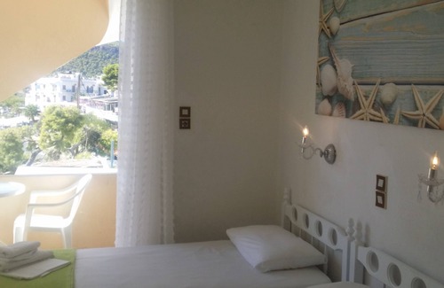 Agia Marina Bed & Breakfast | Bedroom two steps from Agia Marina beach