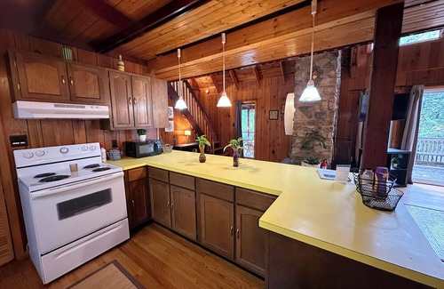 Front Royal Cabin | Bedrooms 2, Bathrooms 1.5, Sleeps 4