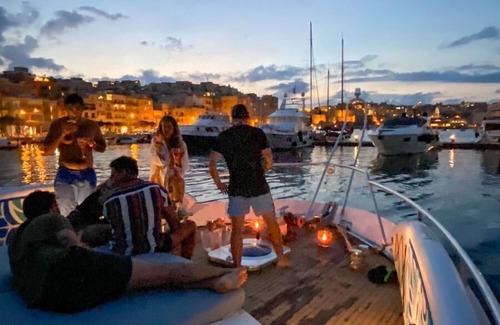 Birgu Boat Rental | Beds on Boat - The new B&B Concept