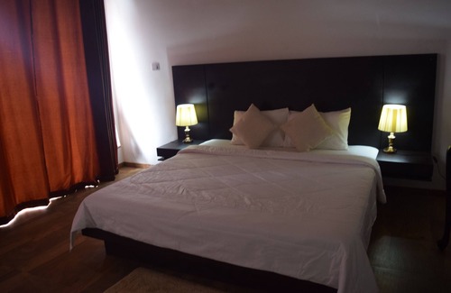 Kandy House | Bee View Home Stay. 3 BR