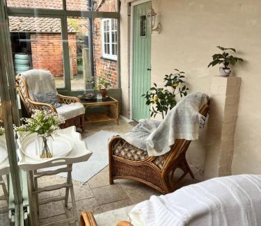 Low Catton House | Beech cottage ~ close to York ~ cozy rural stay