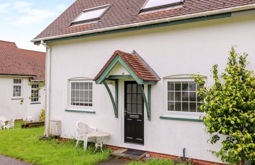 Aberporth Cottage | BEECH TREE COTTAGE, family friendly, with a garden in Aberporth