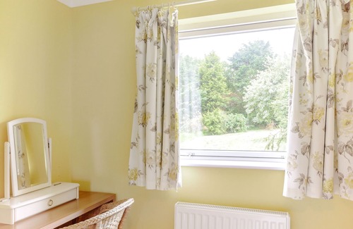 Llanybri Apartment | BEEFS PARK FARM ANNEXE, with a garden in Amroth