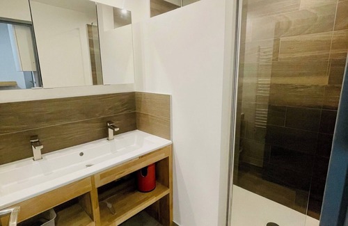 Sainte-Foy-les-Lyon Apartment | Bel Appartement Rénové Entièrement Équipé à 10 Mins du Centre de Lyon