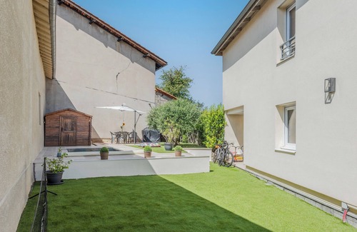 Tassin-la-Demi-Lune Apartment | Bel Appartement, en Duplex, Avec Baby-pool et Jardin, à Proximité de Lyon