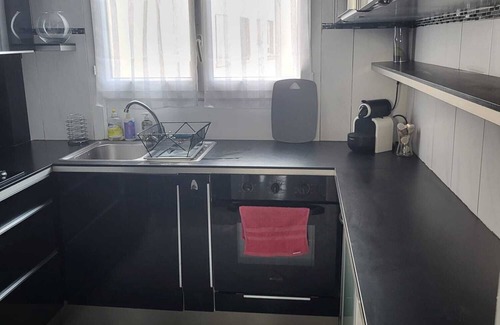 La Courneuve Apartment | Bel Appartement à 2 pas de Paris, Stade de France, Aéroport Cdg, et Disney