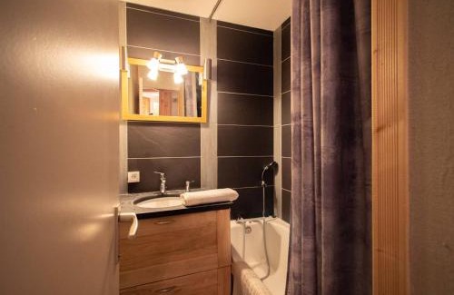 Les Avanchers-Valmorel Apartment | Bel appartement 3 pièces rénové avec balcon, parking en option à Valmorel - FR-1-291-821
