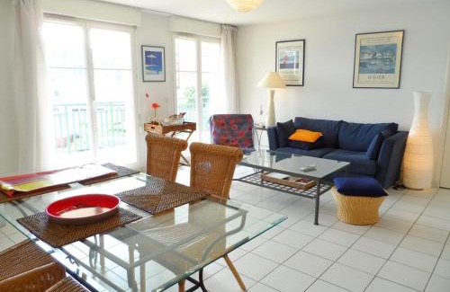 Port Guillaume Apartment | Bel appartement 3 pièces avec balcon, admis animaux, parking, Port Guillaume - FR-1-487-283