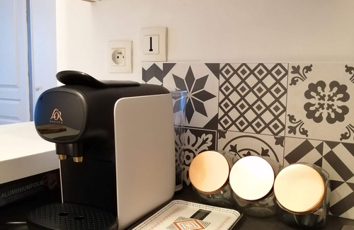 Valenciennes Apartment | Bel Appartement 32m2 en rdc Avec Code D'accès. Parking Sécurisé et Privé