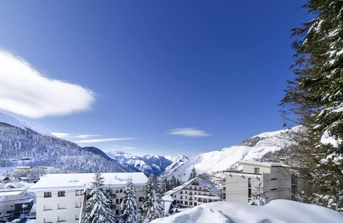 Eaux-Bonnes Apartment | Belambra Clubs Gourette - Lou Sarri - Half board - Classic accommodation 3 Adults and 1 Child with balcony