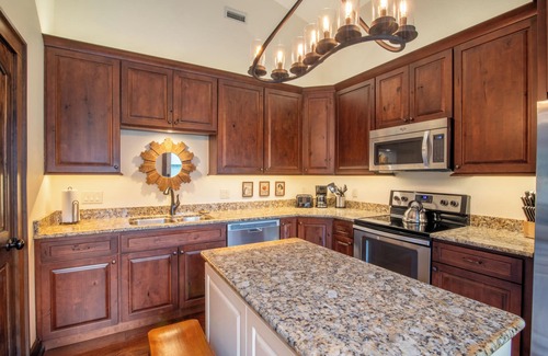 Cullowhee House | Belcher House - Upscale Townhome in Small Resort Community w/Clubhouse & Pool