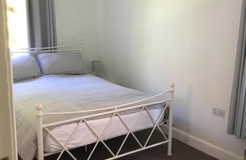 Belfast Apartment | Belfast base for adventures in the North of Ireland (secure car parking).