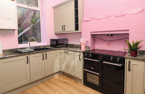Matlock Bath House | BELGRANO, pet friendly, character holiday cottage in Matlock Bath