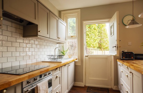 Alfriston Cottage | Bell Cottage by inspirestays.com - a cottage that sleeps 4 guests in 2 bedrooms