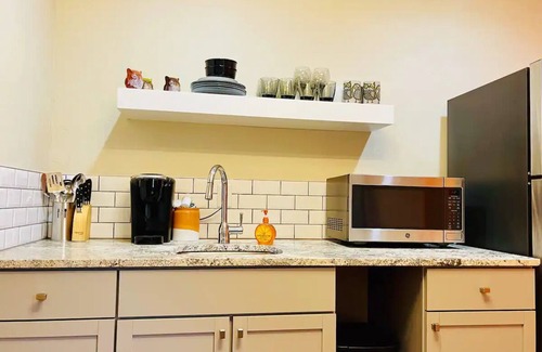 Fredericksburg Cottage | Bell Haus-Private Hot Tub, 1/1, 100 yds to Main St