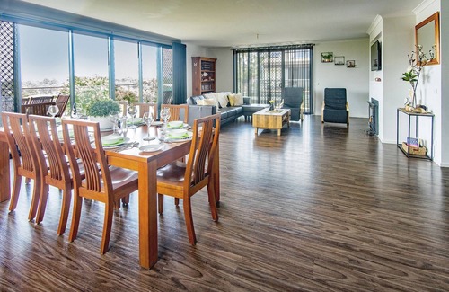 Mallacoota House | Bella Views Pet Friendly With Expansive Views