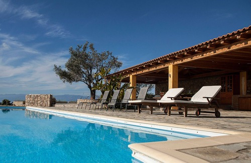 Kilada Villa | Bella Vista 3BR Villa with Pool and Stunning Views by JJ Hospitality-
